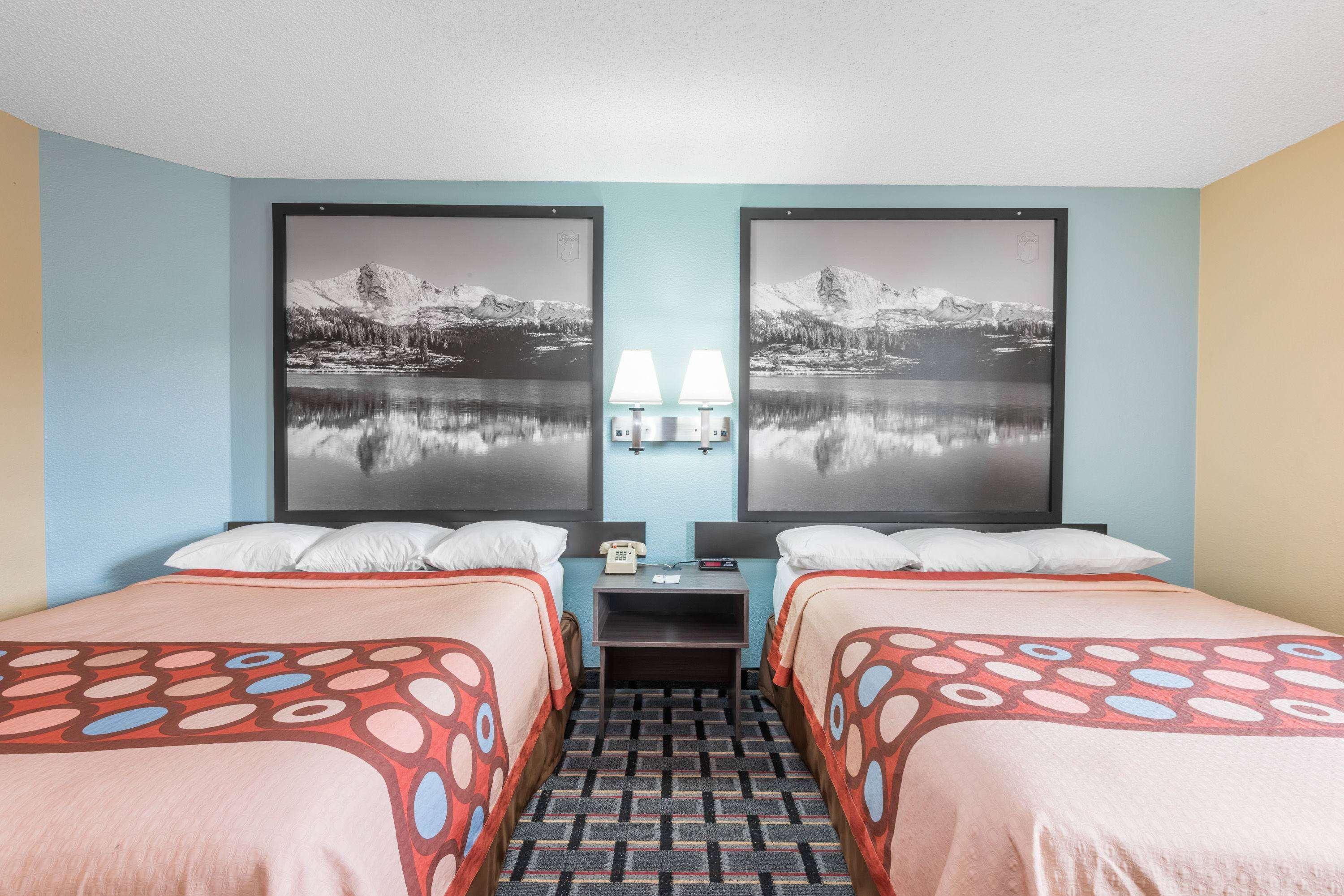 Super 8 by Wyndham Henderson North East Denver Eksteriør billede